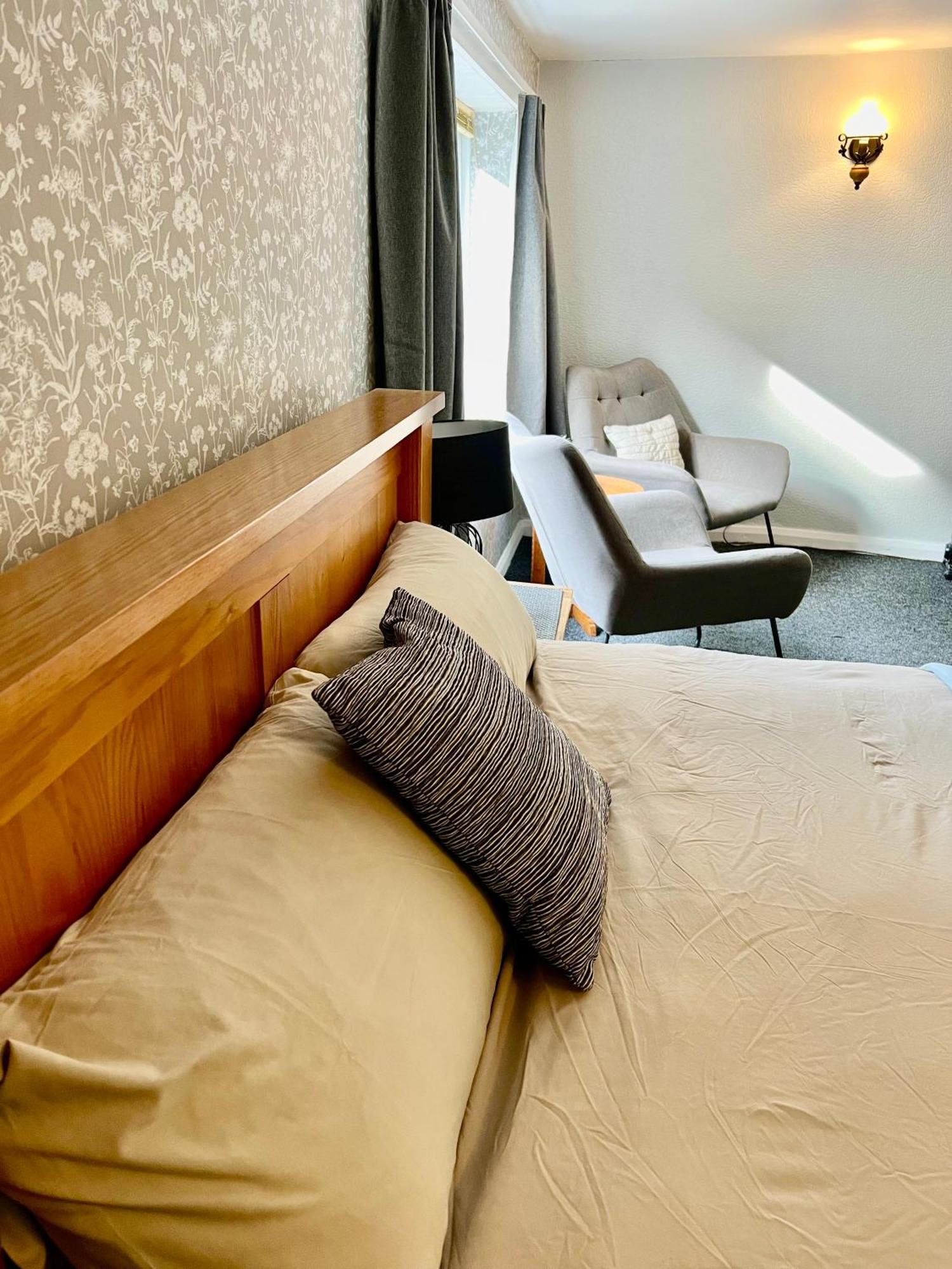 The Traveller'S B&B 劳斯 外观 照片